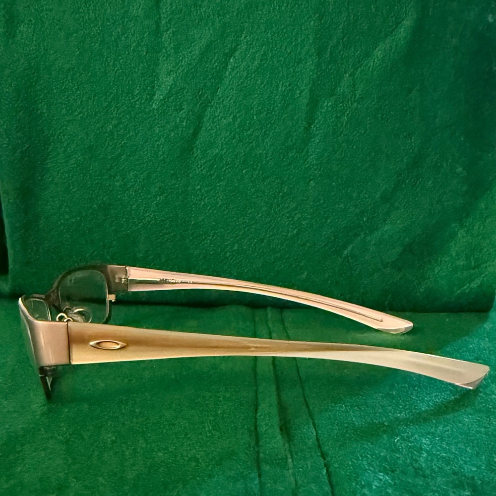 Oakley “Rasin” Rectangular Glasses - Picture 6 of 9